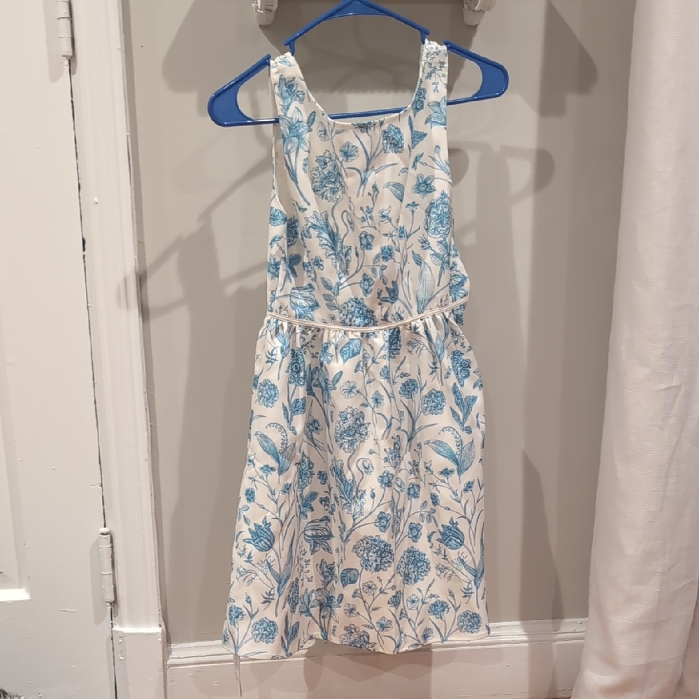 Cider Blue and White Floral Casual Dress